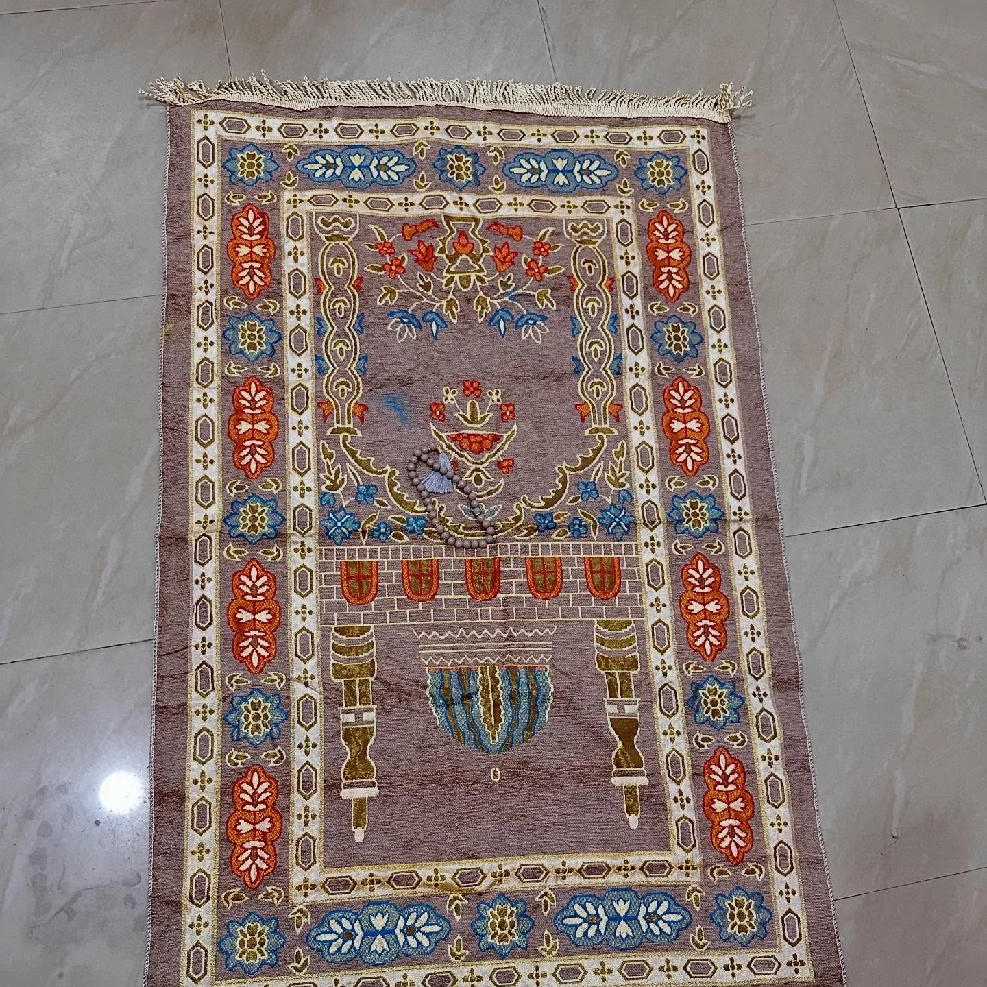 طقم سجادة صلاة فاخرة مع مسبحة | أفضل هدية إسلامية تدوم للأبد