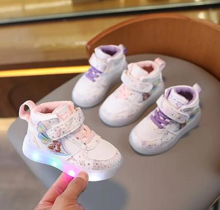 أحذية أطفال