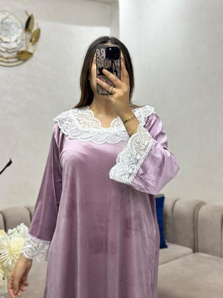 بيجامة موبرة مرايا للنفيسة والعروسة مزينة بالدونتيل الثمن 219 درهم