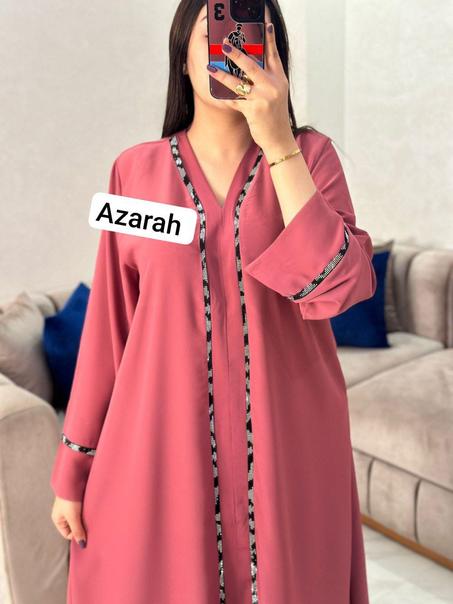 * "عباءاتك اليومية المثالية: تصاميم مريحة وأنيقة بألوان زاهية ومنعشة."