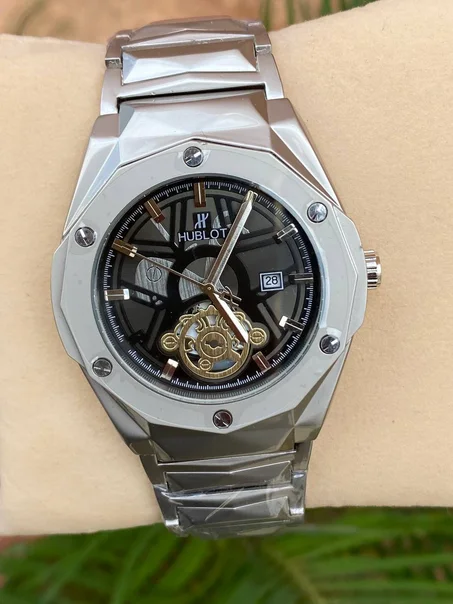 الفخامة والابتكار.. ساعة Hublot الراقية!✨⌚