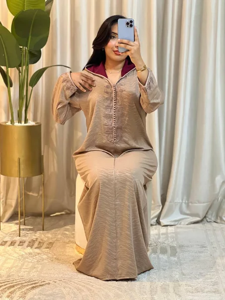 جلابة مغربية عصرية لعام2026.