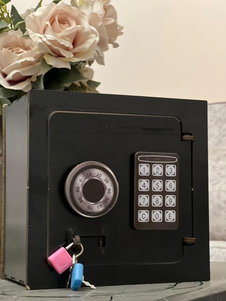 حصالة تحدي التوفير (شكل الخزنة)