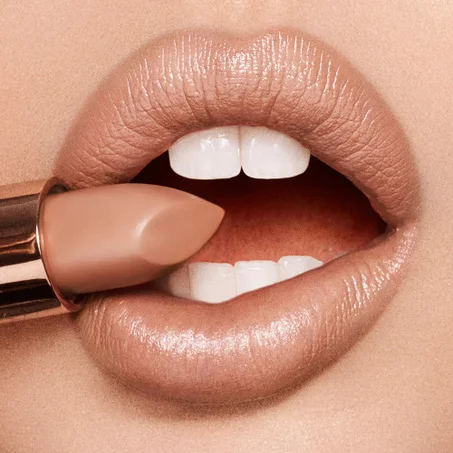 Charlotte Tilbury K.I.S.S.I.N.G YES HONEY