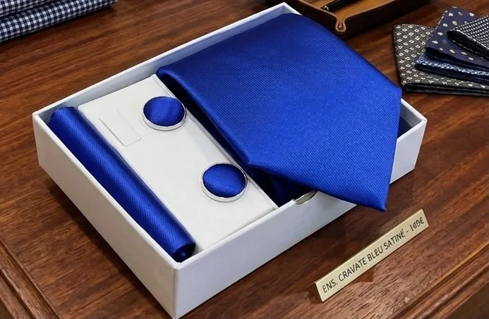 Coffret Accessoires Homme — (Cravate, Pochette & Boutons de Manchette)