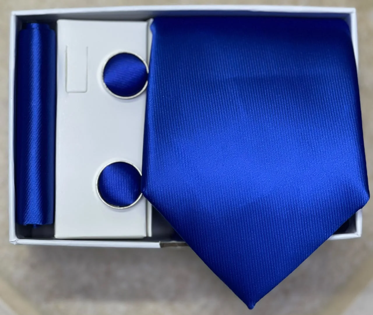 Coffret Accessoires Homme — (Cravate, Pochette & Boutons de Manchette)