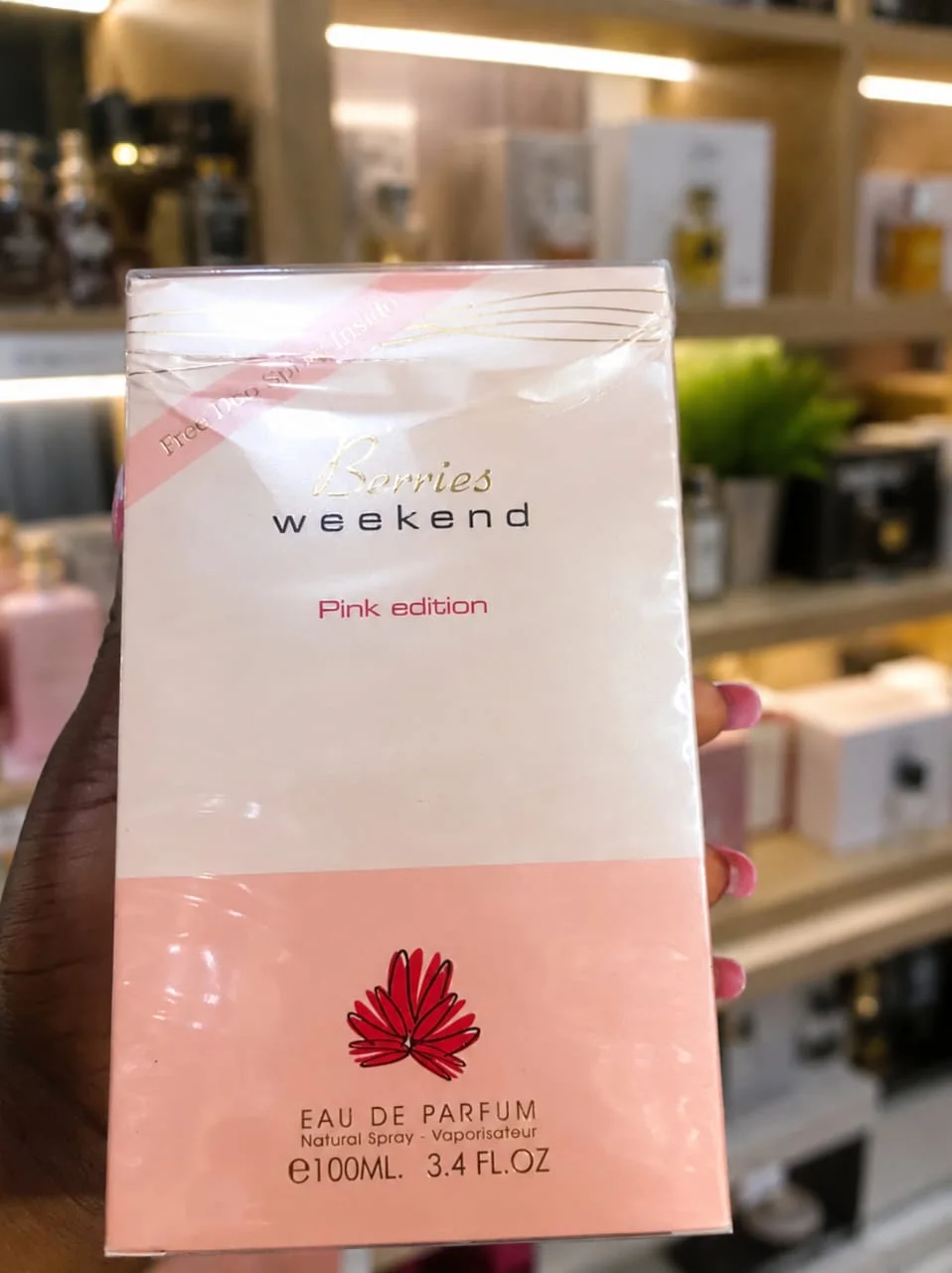 L'Eau de Parfum Berries Weekend Pink Edition