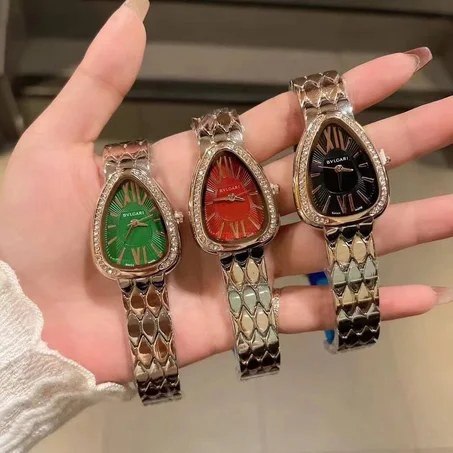 ساعة إيطالية أنيقة