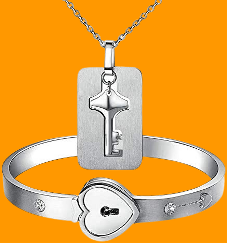 سوار مع قلادة