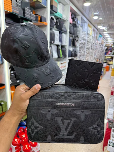 Pack 3 piece kasquete LV+ sacoch LV + portefeuille LV/ Qualité supérieure garantie à 100 % 💯