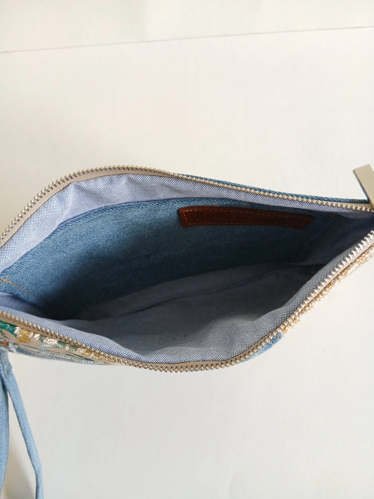 Pochette à dragonne
