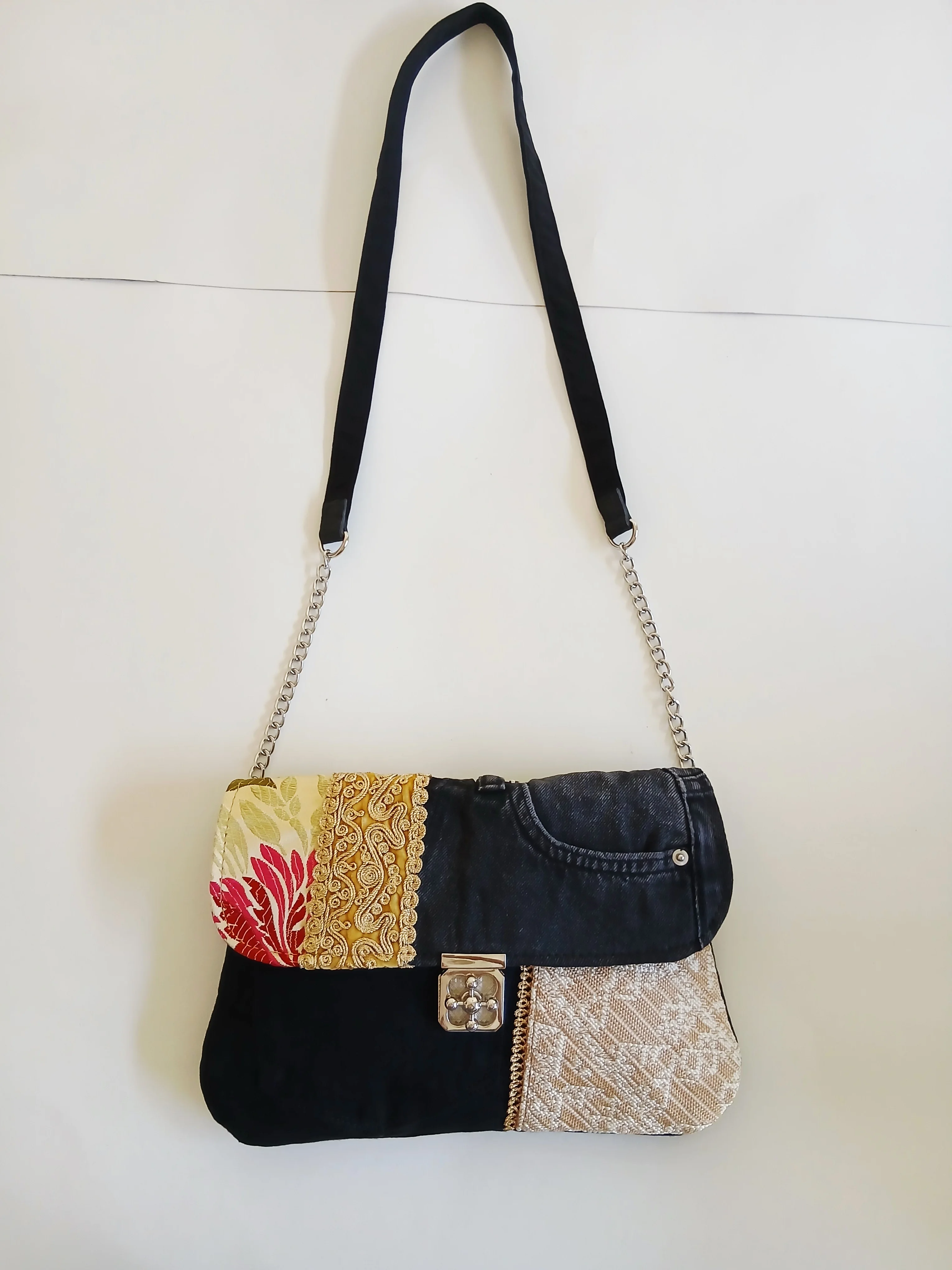 Sac bandoulière jeans noir et tissus marocains