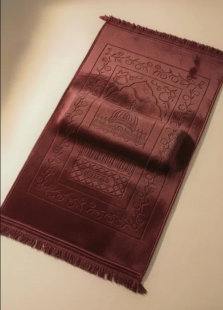 سجادة الراحة – سجادة صلاة مريحة وأنيقة