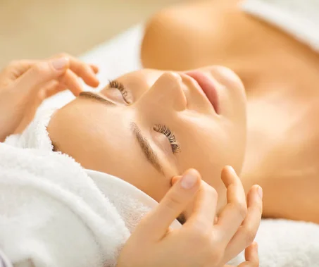 العناية بالبشرة