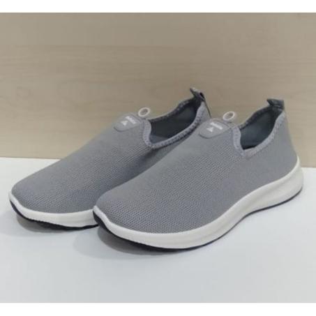 حذاء رياضي نساء كلاسيك