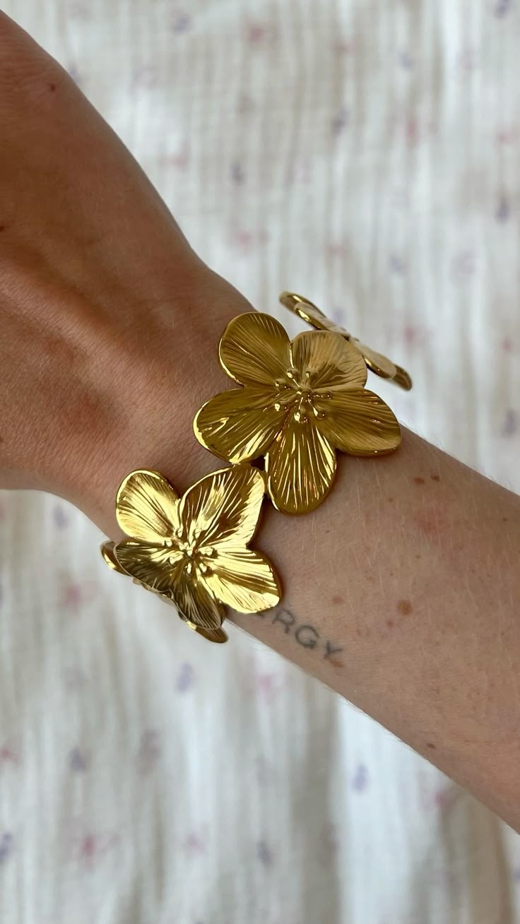 MUSE Bracelets/Bangles