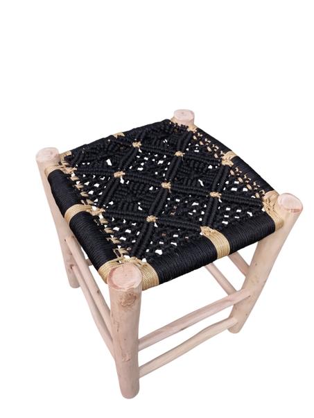 كرسي تقليدي مغربي منسوج يدويا بخيوط قيطان سوداء و ذهبية - اناقة تراثية فاخرة