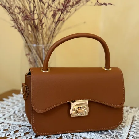 الحقيبة الجلدية الفاخرة 👜
