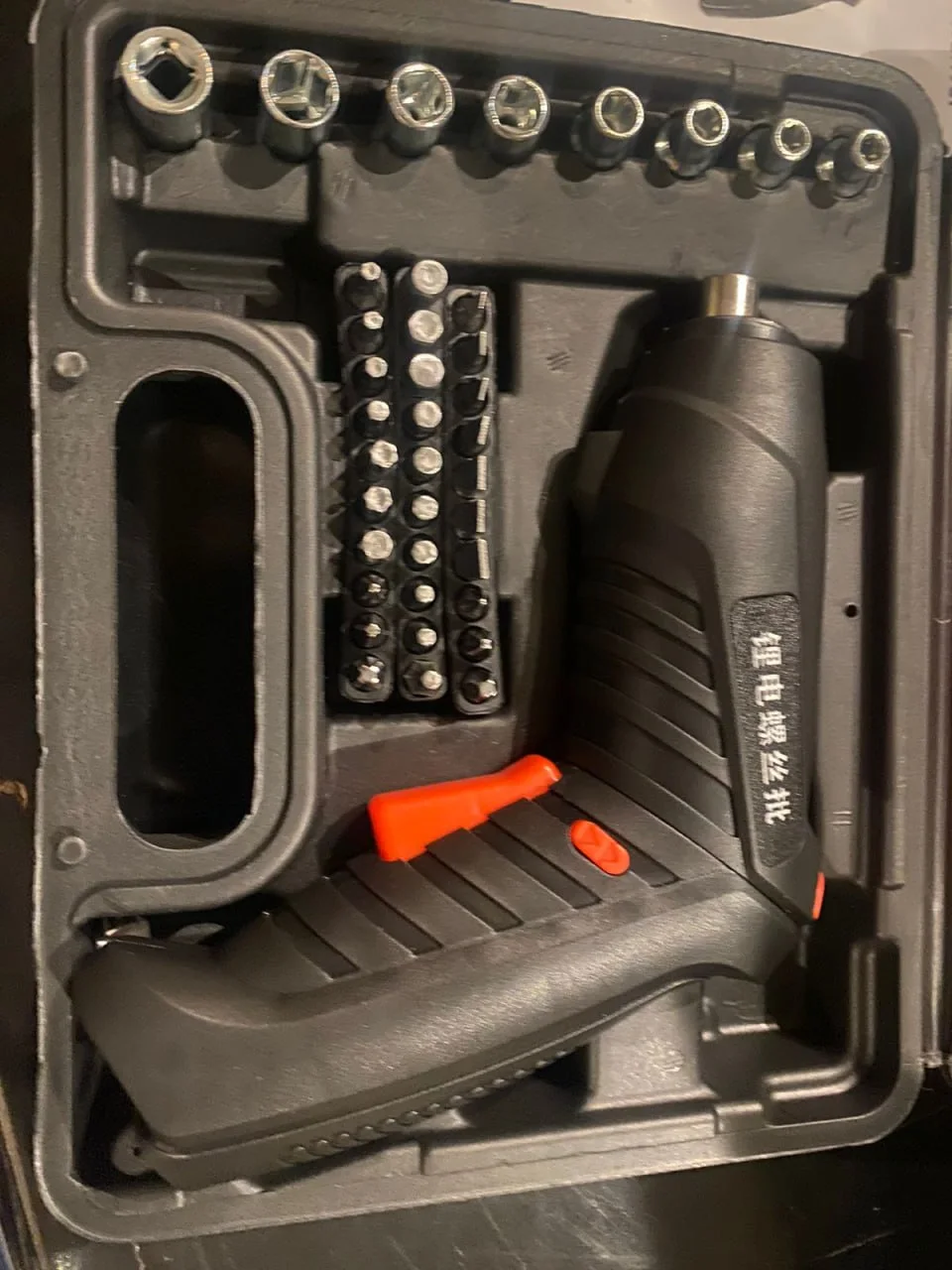 مفك كهربائي قابل للشحن - 47 قطعة