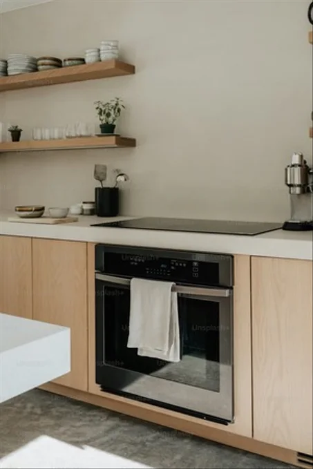 بَيْت وَمَطْبَخ