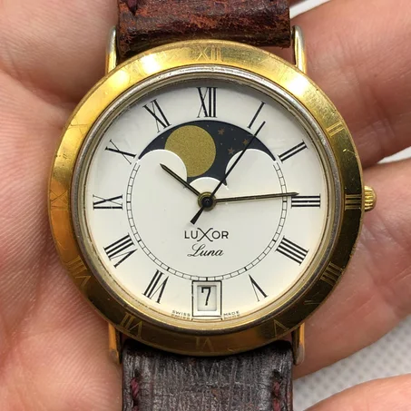 ساعة ليكسور أصلية
