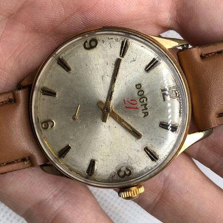 ساعة دوكما أصلية