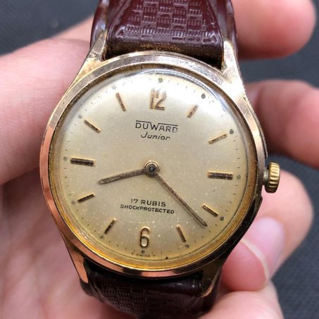 ساعة ديوارد أصلية