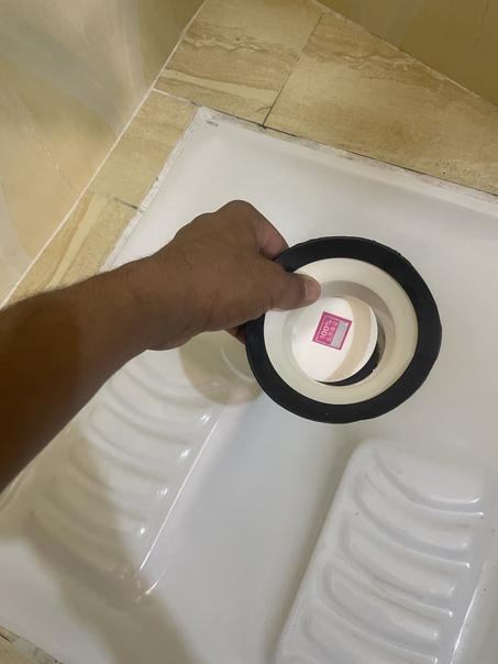 صمام مانع الرائحة الكريهة في المرحاض