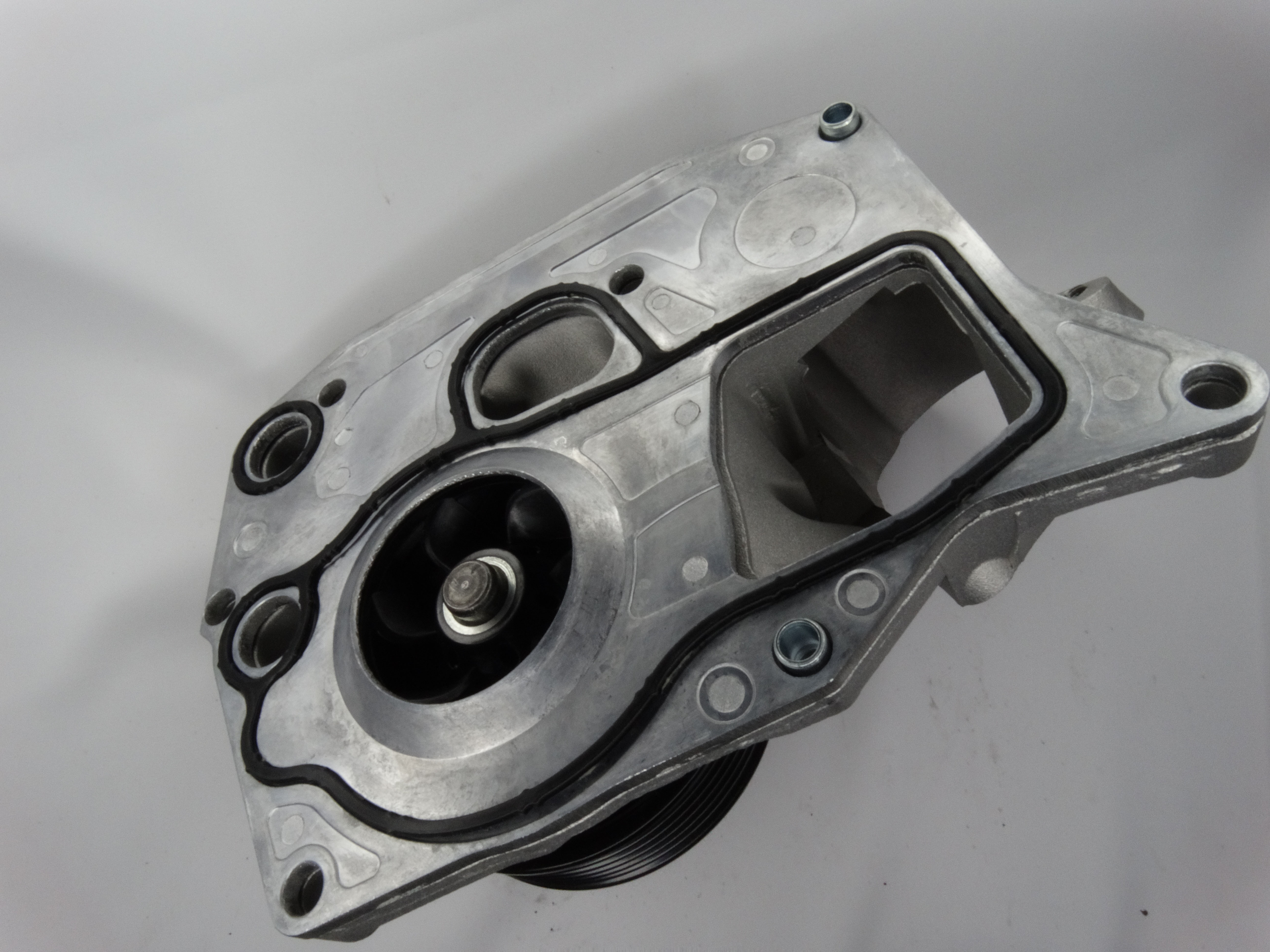 POMPE A EAU BMW F30, F10, X3, X4, X5
