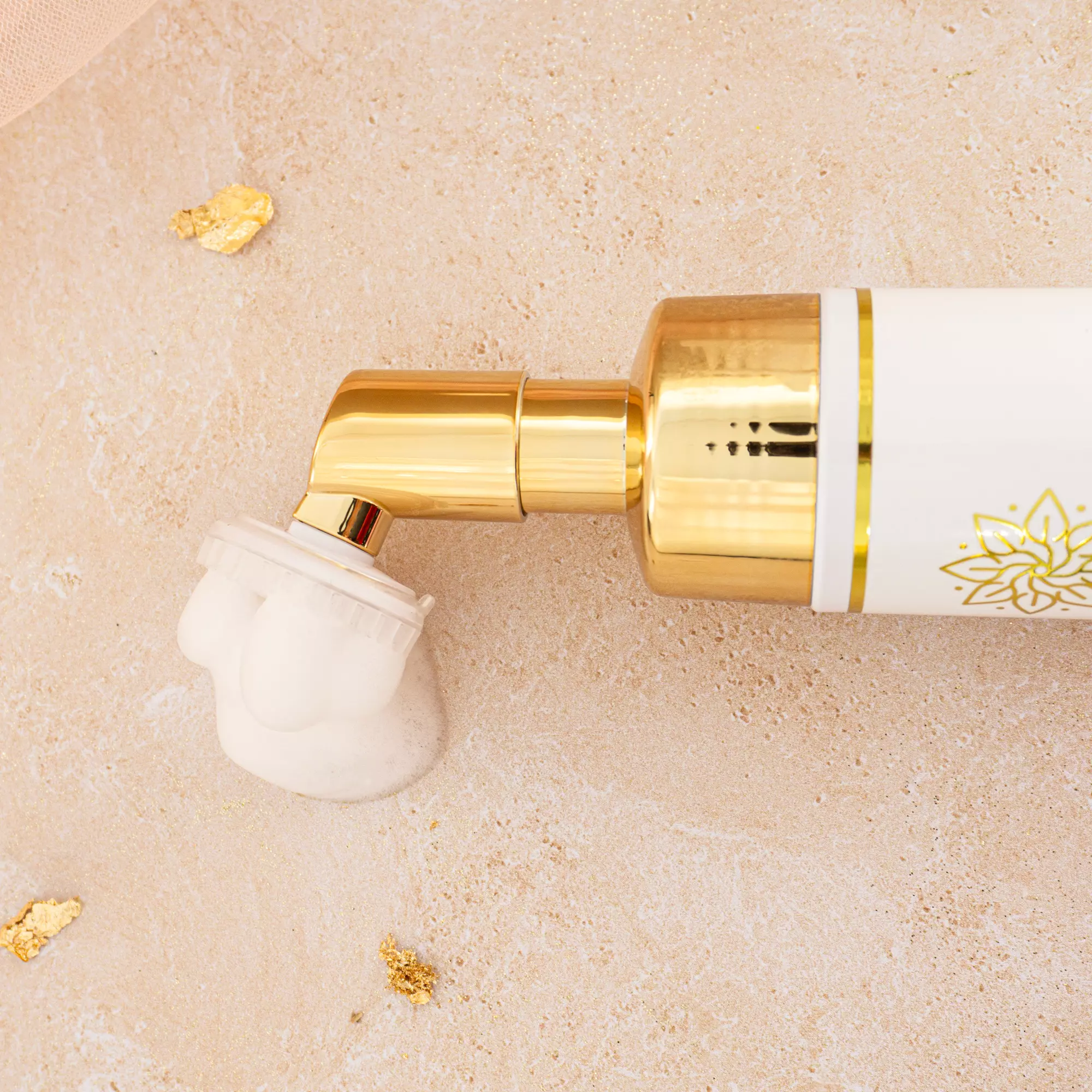 Crème Eclaircissante  Mousse Nettoyante Visage avec Brosse