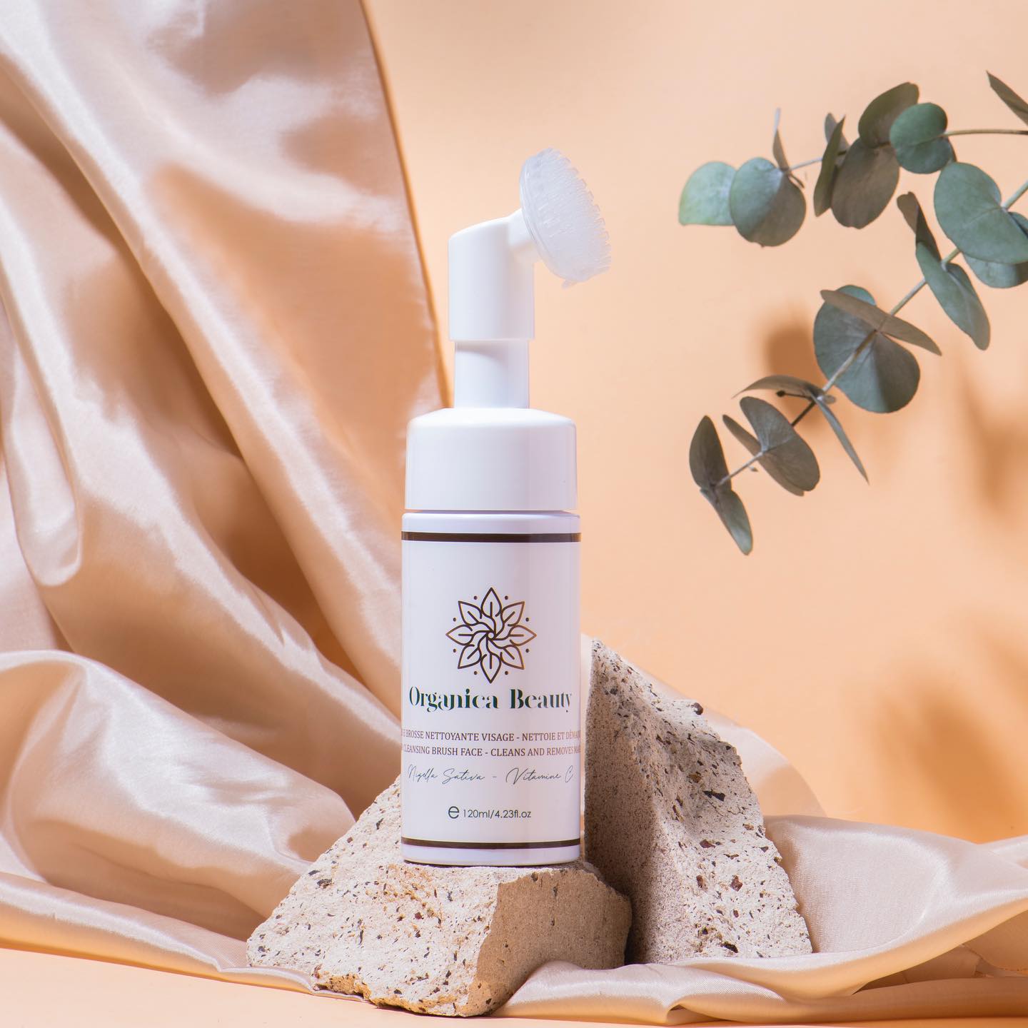 Crème Eclaircissante  Mousse Nettoyante Visage avec Brosse