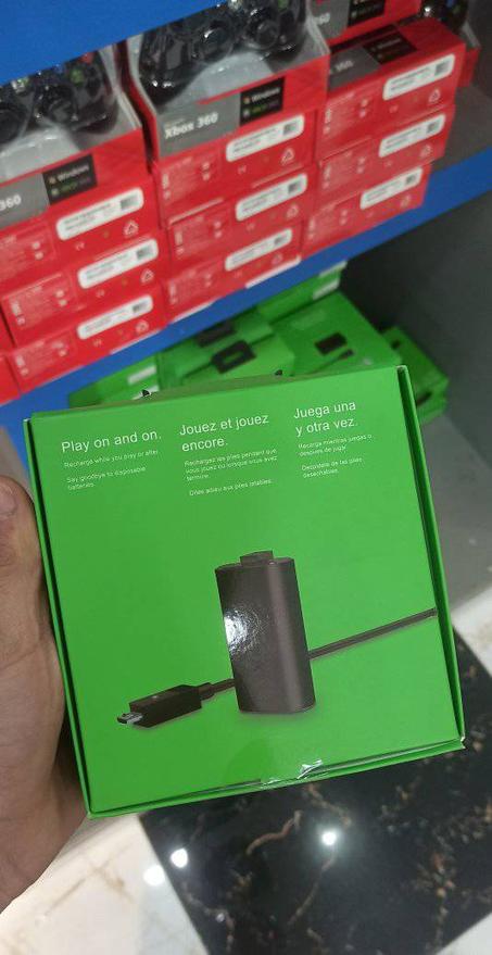 BATTERIE CABLE XBOX ONE DISPONIBLE♻️♻️ Prix💰2500 DA التوصيل متوفر 58 ولاية 🚛📭