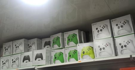 🕹️♻️MANETTE L'ORIGINAL♻️🕹️ ✅XBOX SÉRIE S SÉRIE X  PRIX 💰12500 DA التوصيل متوفر 58 ولاية 🚚📭