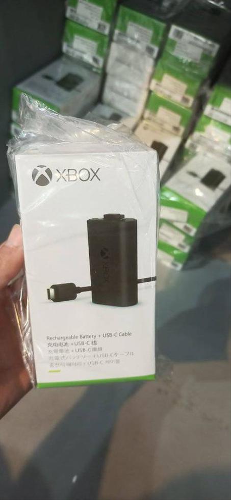 ✅💯BATTERIE CABLE ORIGINAL 💯✅ MANETTE XBOX ONE SÉRIE S SÉRIE X🖲️🖥️ PRIX💰4500 DA التوصيل متوفر 58 ولاية 🚛📭