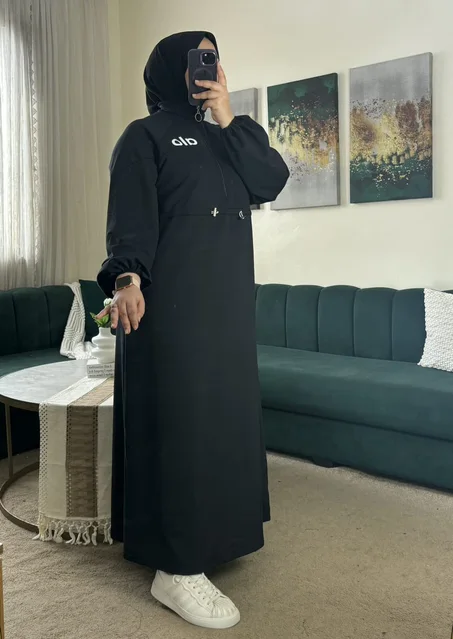 فستان عملي محتشم بلمسة عصرية