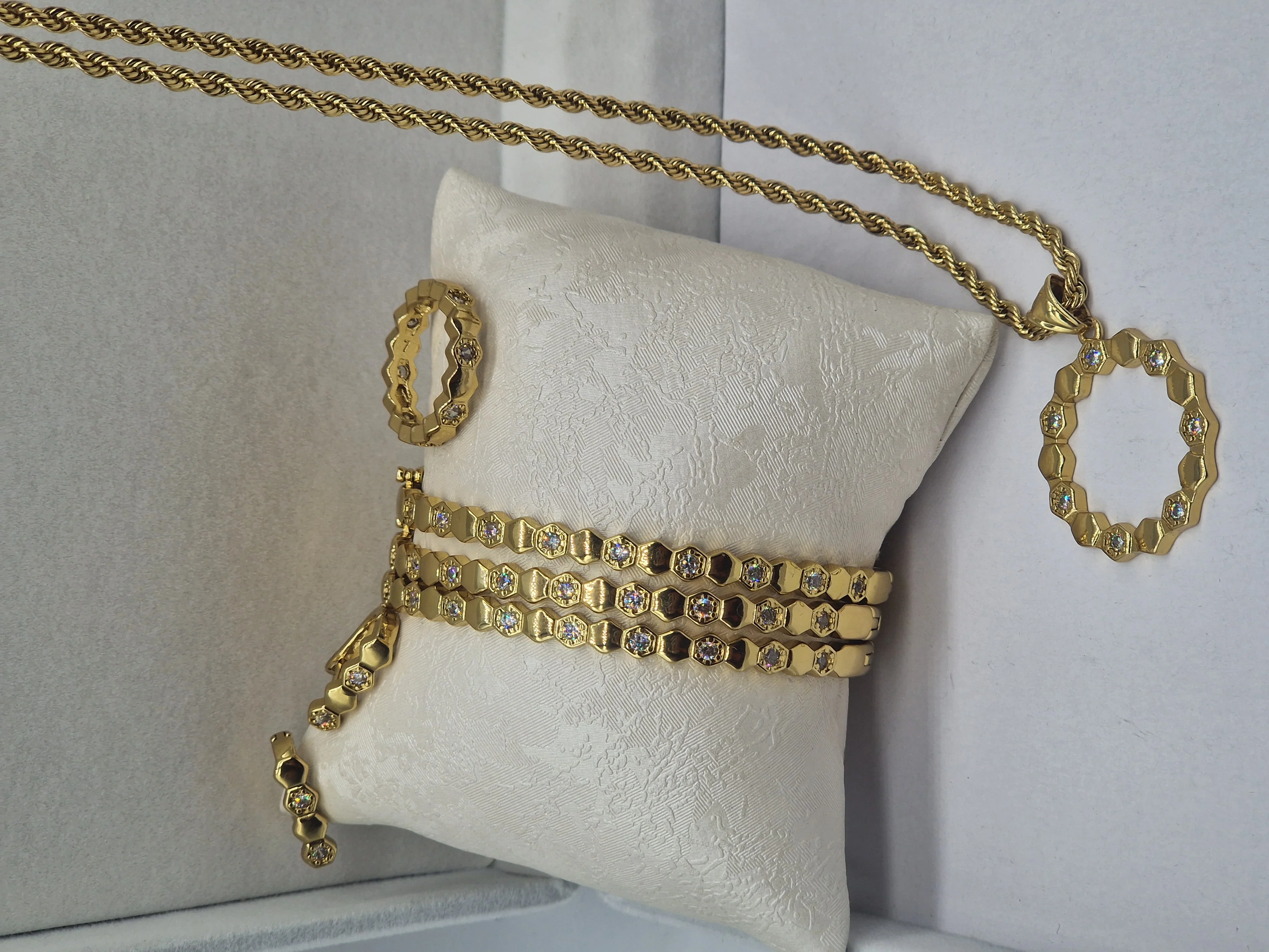 انصومبل الشهدة الأنيق و الراقي