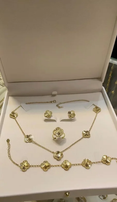 طقم Flower الملكي