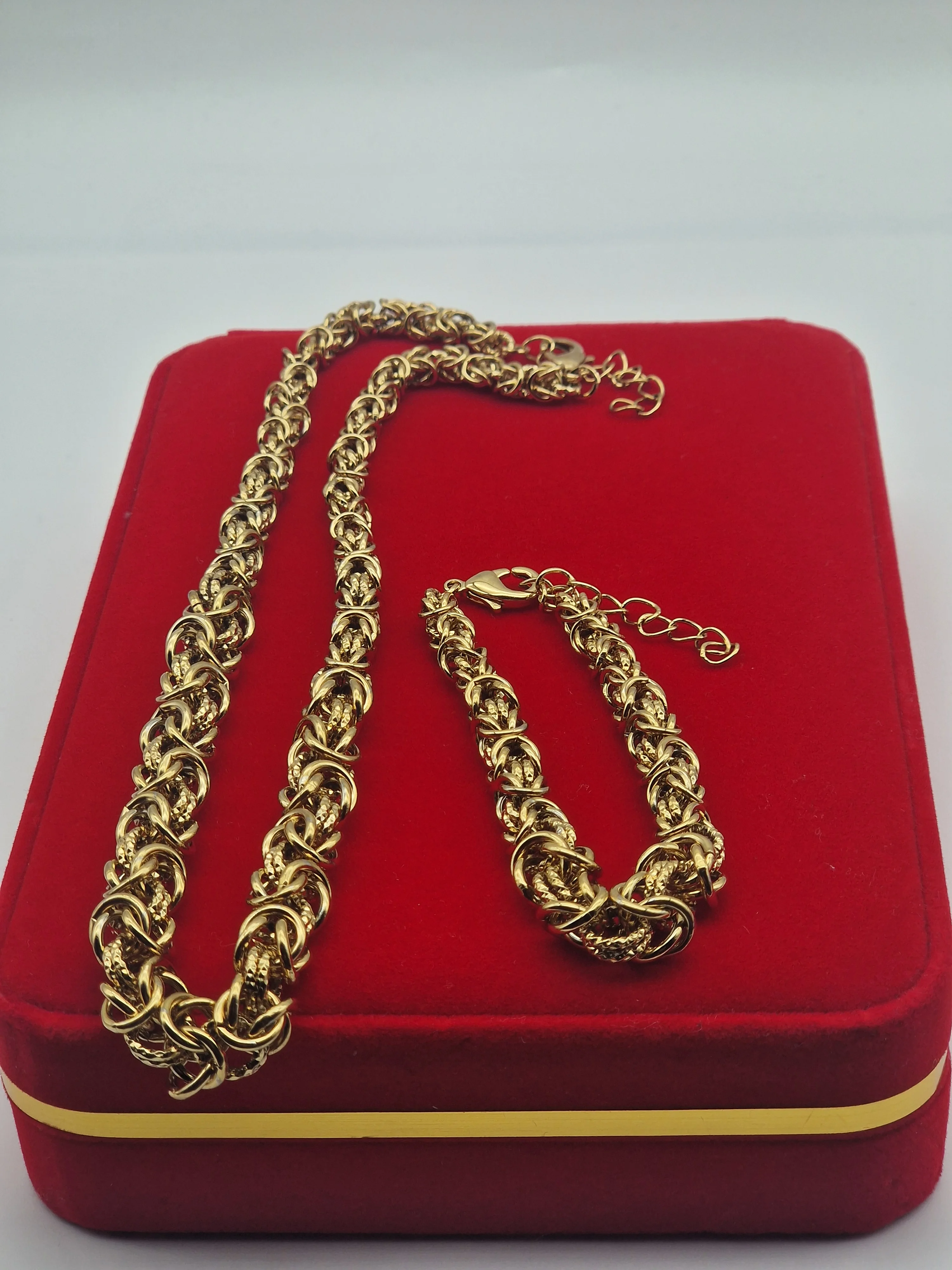 الطقم الملكي