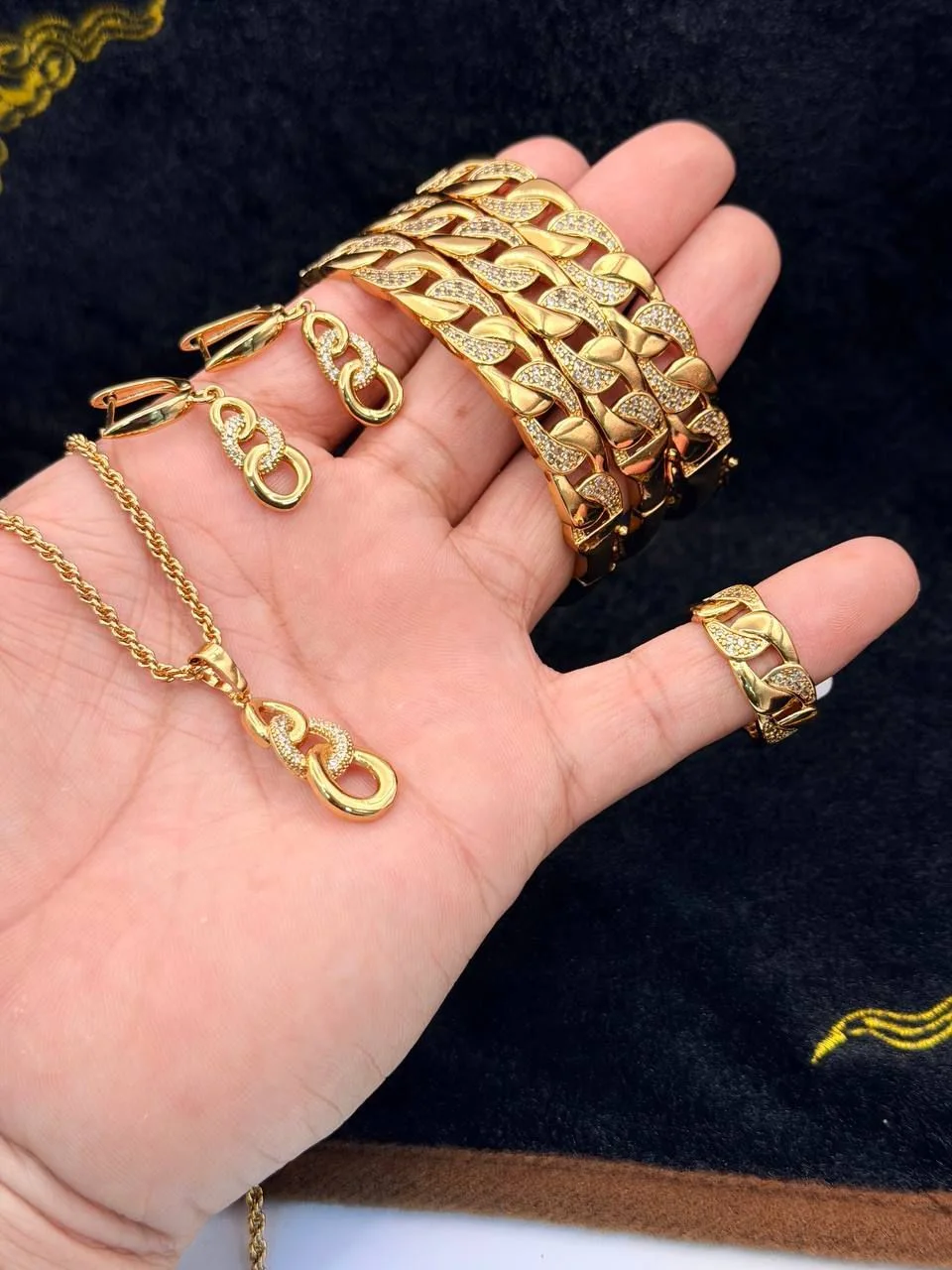 أونصومبل رادكو كوباين