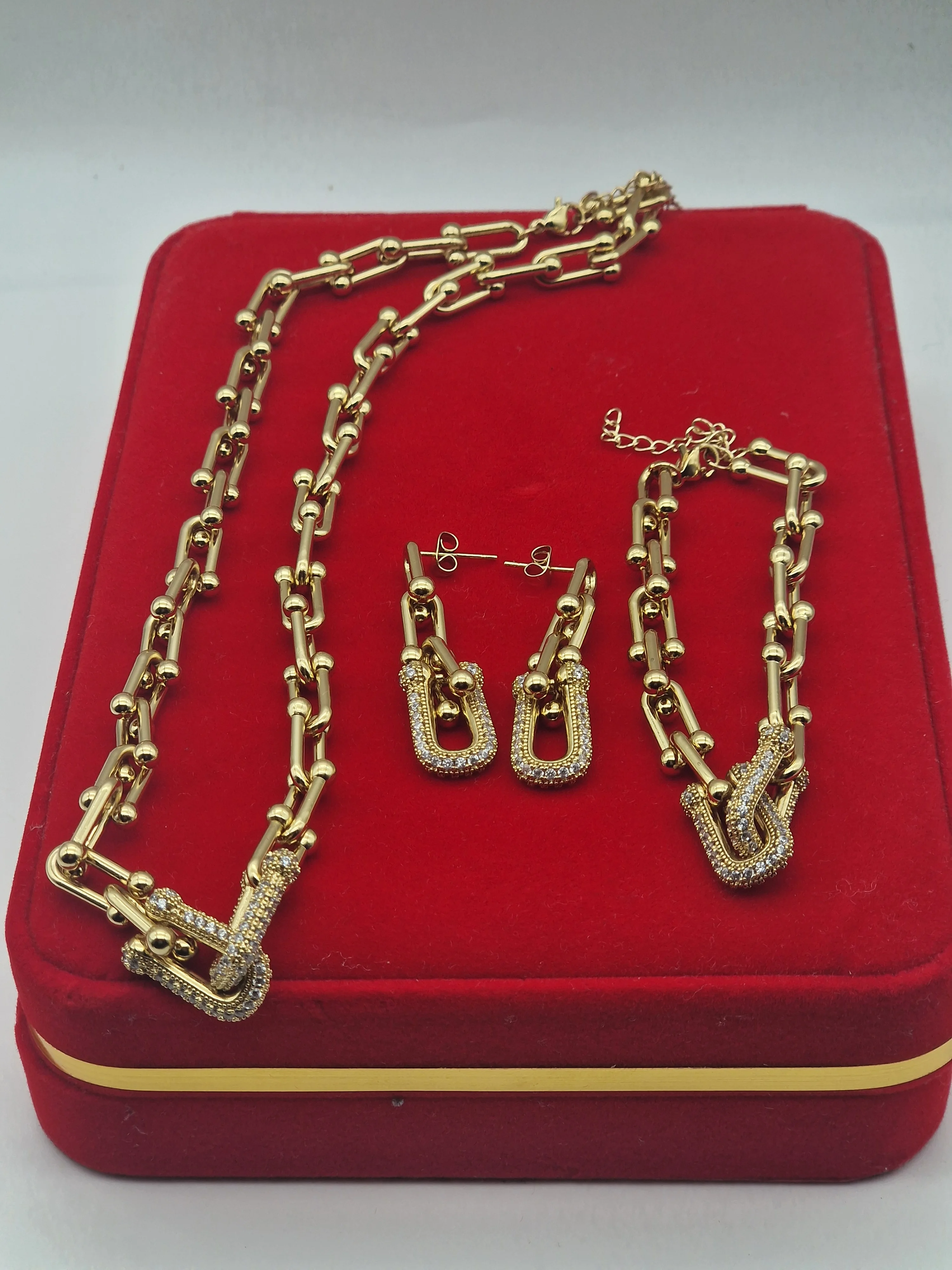 طقم التيفاني الراقي