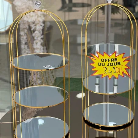 قفص للتقديم بثلاثة ديال الطبقات و الكبوريةً