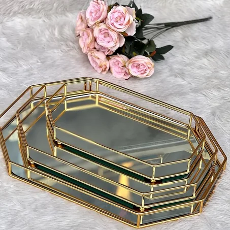 بلاطويات على شكل هرمي من ثلاث احجام