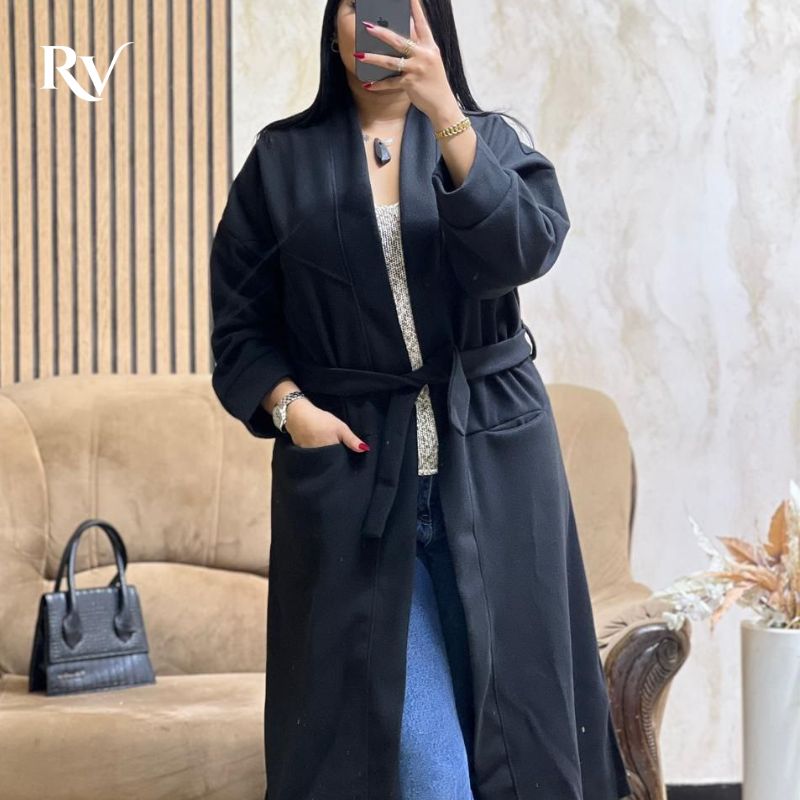 امنحي شتاءك أناقة دافئة مع معطف يكمّل جمال إطلالتك بسهولة.