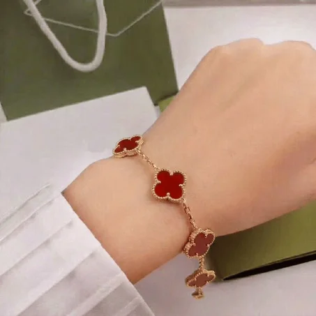 Van cleff bracelet : rouge
