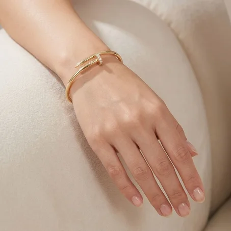 bracelet cart1er clo