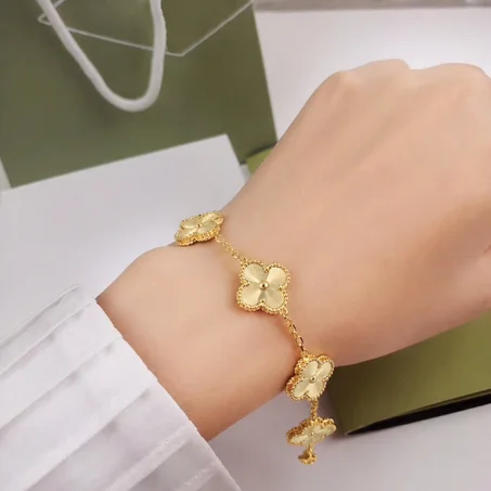 Van cleff bracelet : Gold