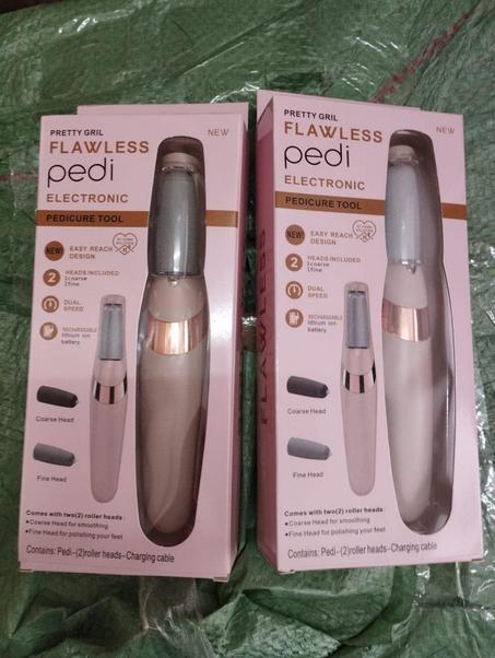 Flawless Pedi de pédicure électrique + 2 têtes de rechange