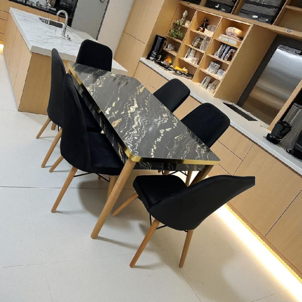 طاولة الجوهرة السوداء مع  6 كراسي