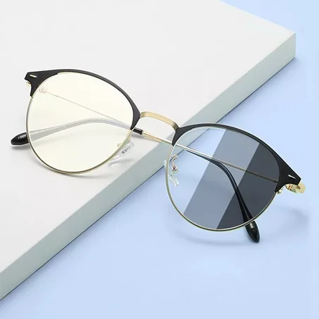 نظارات فوطوكروميك ضد الأشعة يتغير لونها حسب تغير أشعة الشمس