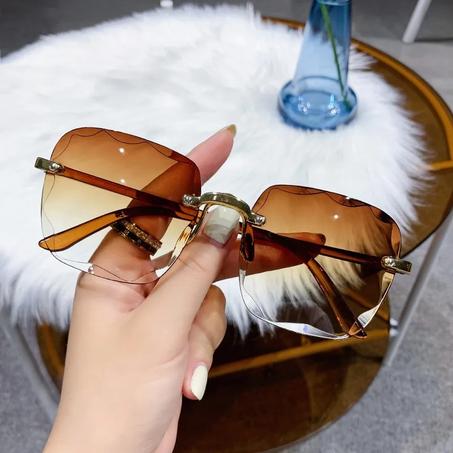 Lunettes de soleil percées